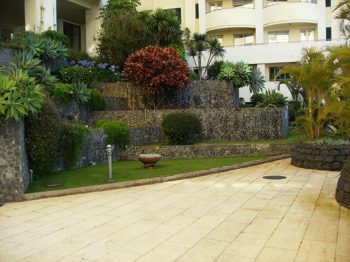 Oceanfront Apartment ฟุงชาล ภายนอก รูปภาพ