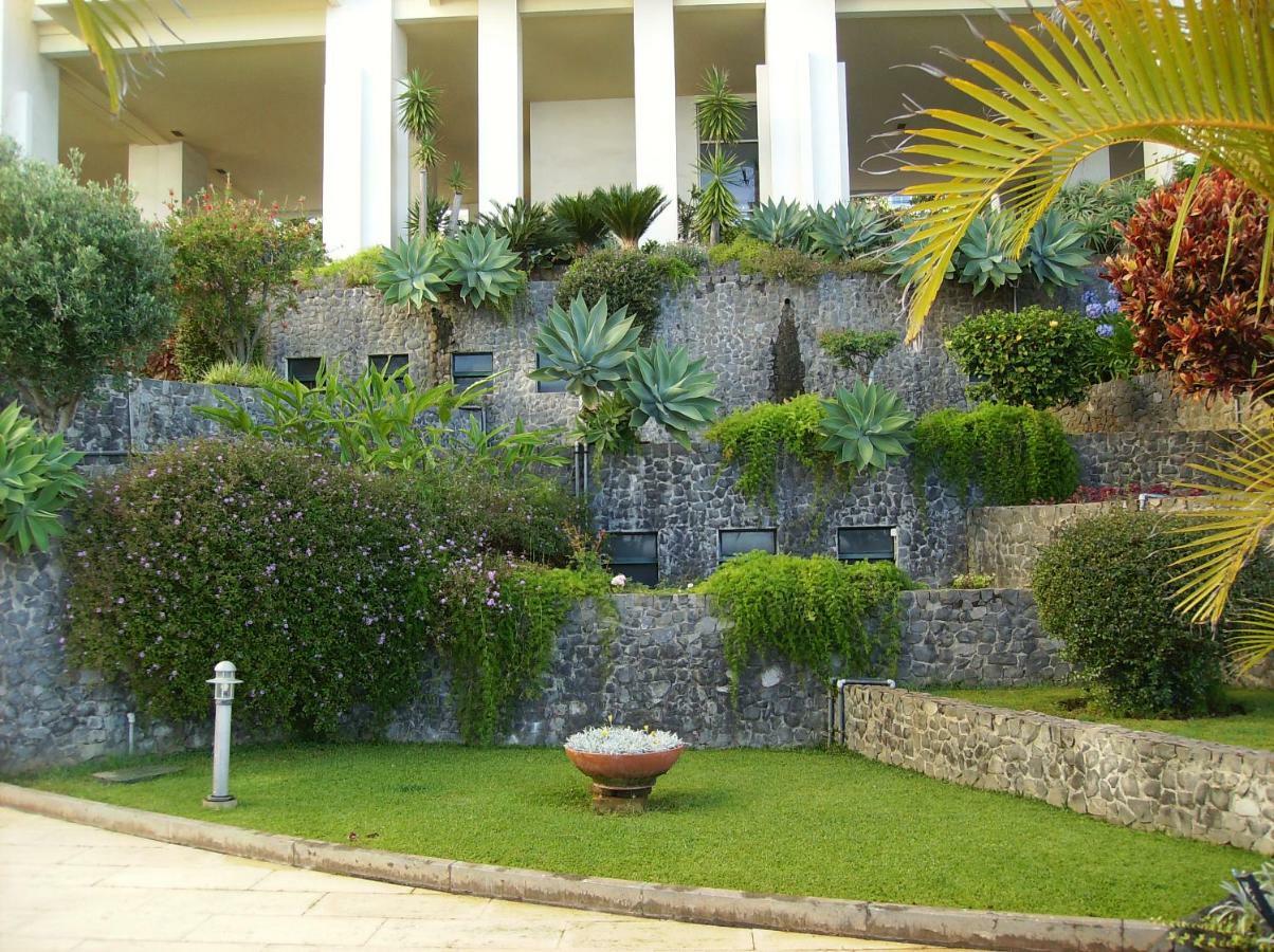 Oceanfront Apartment ฟุงชาล ภายนอก รูปภาพ