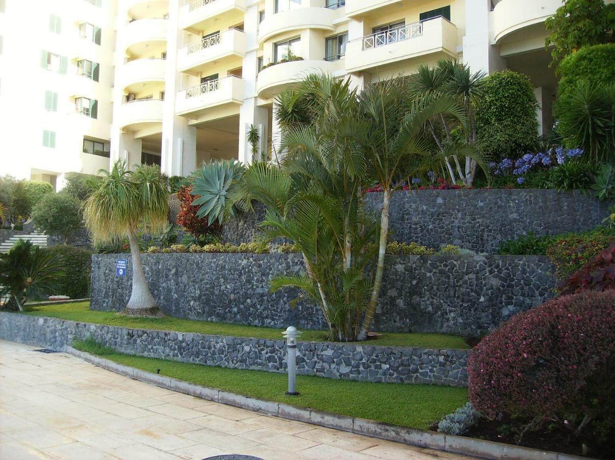 Oceanfront Apartment ฟุงชาล ภายนอก รูปภาพ