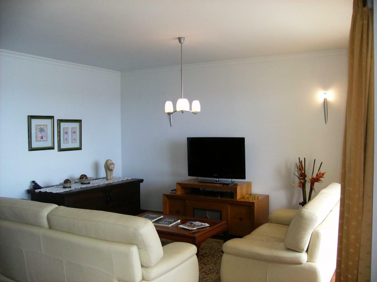 Oceanfront Apartment ฟุงชาล ภายนอก รูปภาพ