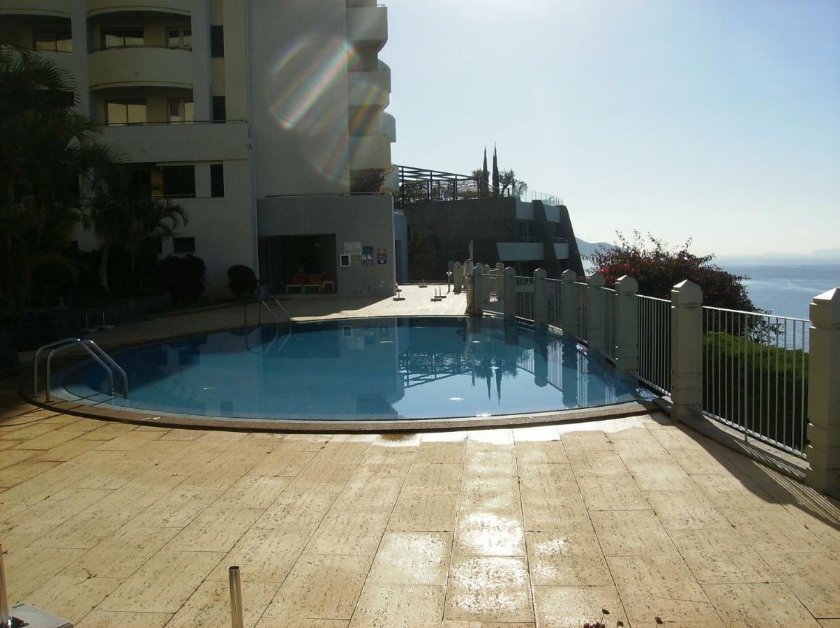 Oceanfront Apartment ฟุงชาล ภายนอก รูปภาพ